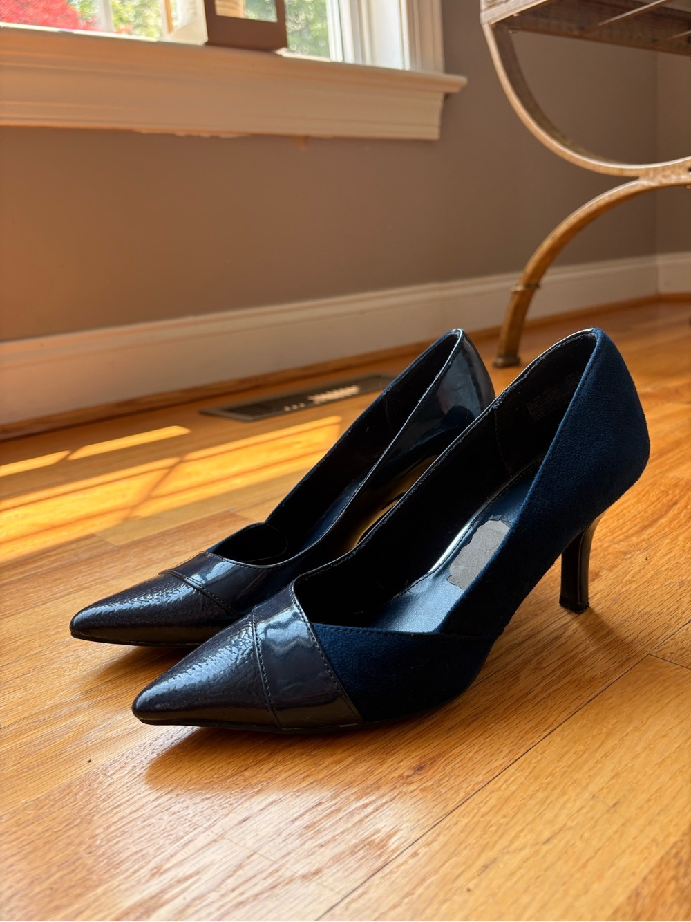 FIONI Clothing Navy Pointed-Toe Mid Heel Pumps